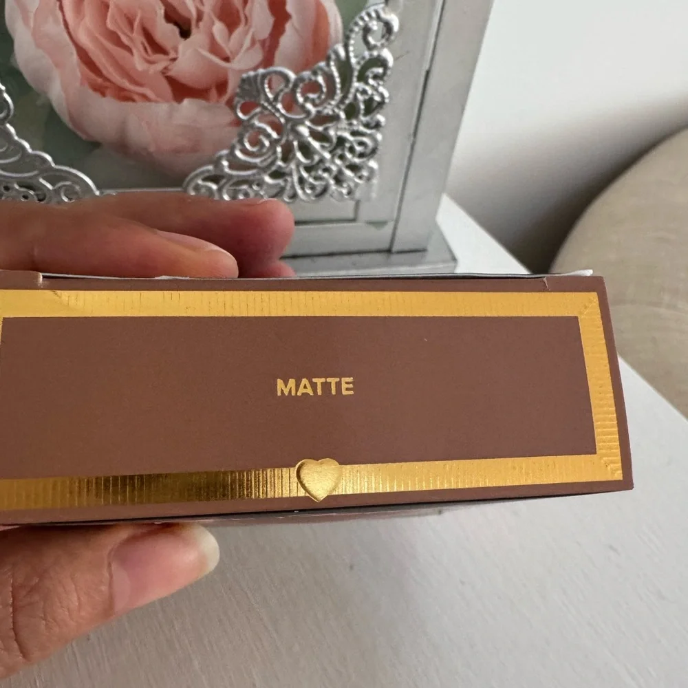 Too Faced Milk Chocolate Matte Bronzer - Warm Tan Brown